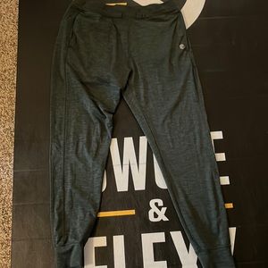 Born primitive rest day joggers small
